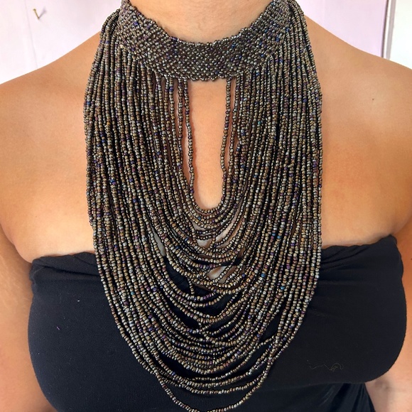 Beaded necklace - Picture 1 of 5